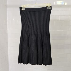 Elegant Black Ribbed Skirt
